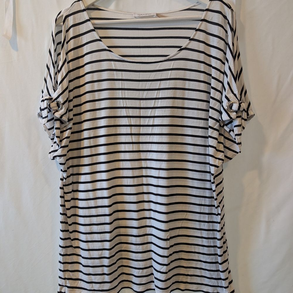Calvin Klein Striped Cold Shoulder Top Grommet Detail White Black Short Sleeve‎